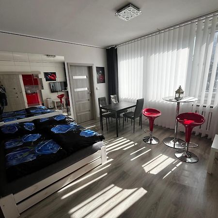 Monfas Apartment Barrandov Prag Exteriör bild