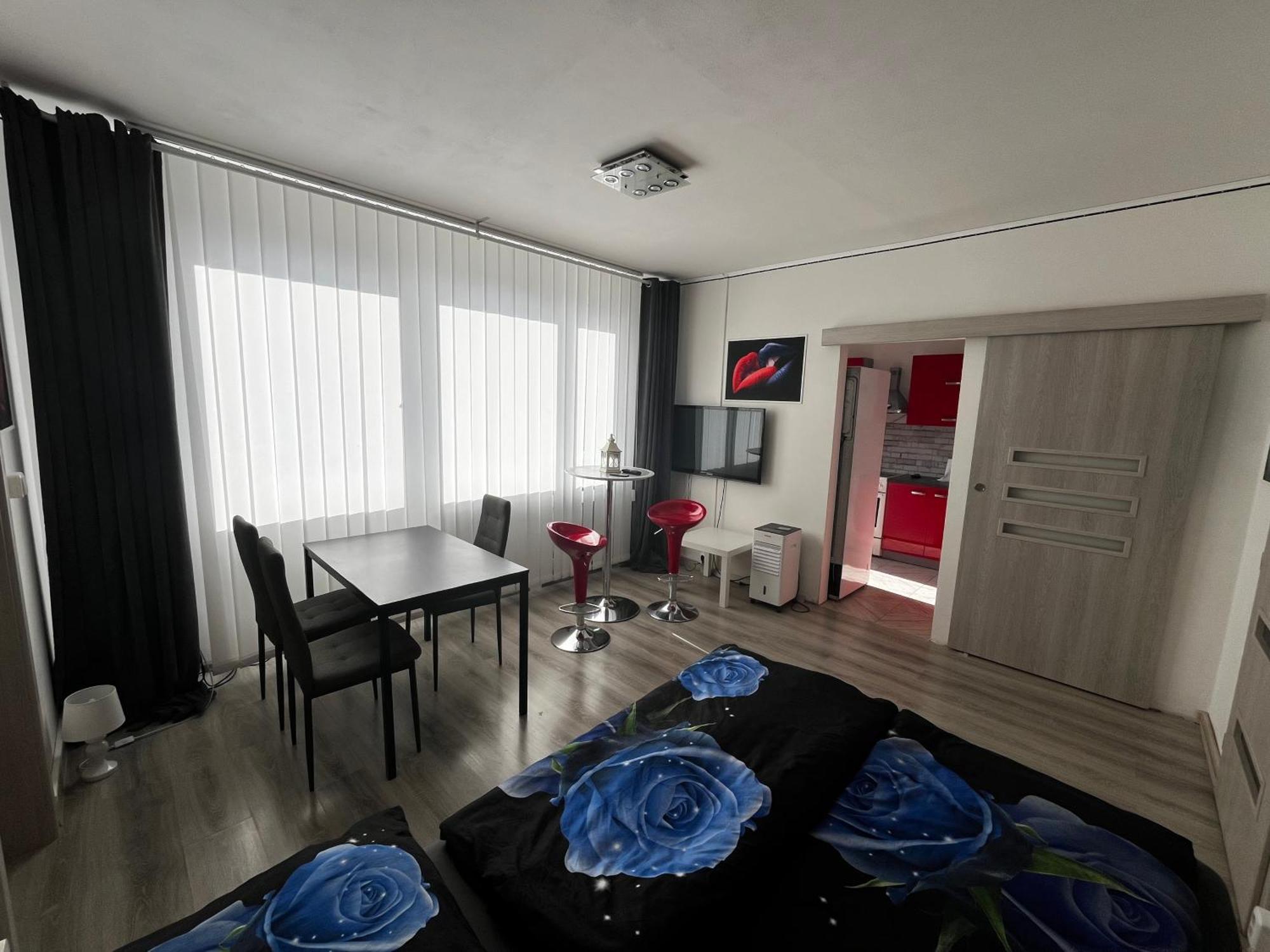 Monfas Apartment Barrandov Prag Exteriör bild